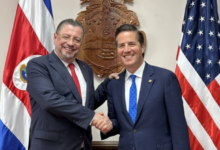 Rodrigo Chaves y Bernie Moreno