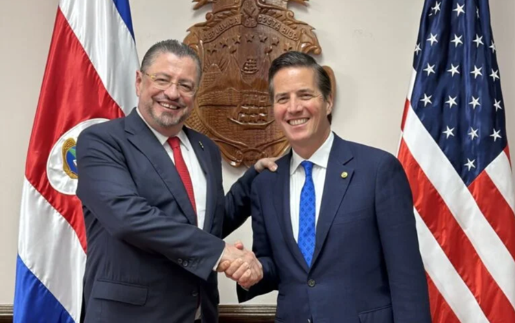 Rodrigo Chaves y Bernie Moreno